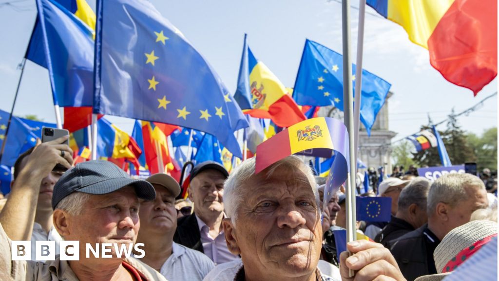 Featured image for Massive Pro-EU Rally Draws Tens of Thousands in Moldova Amid Tensions with Russia.