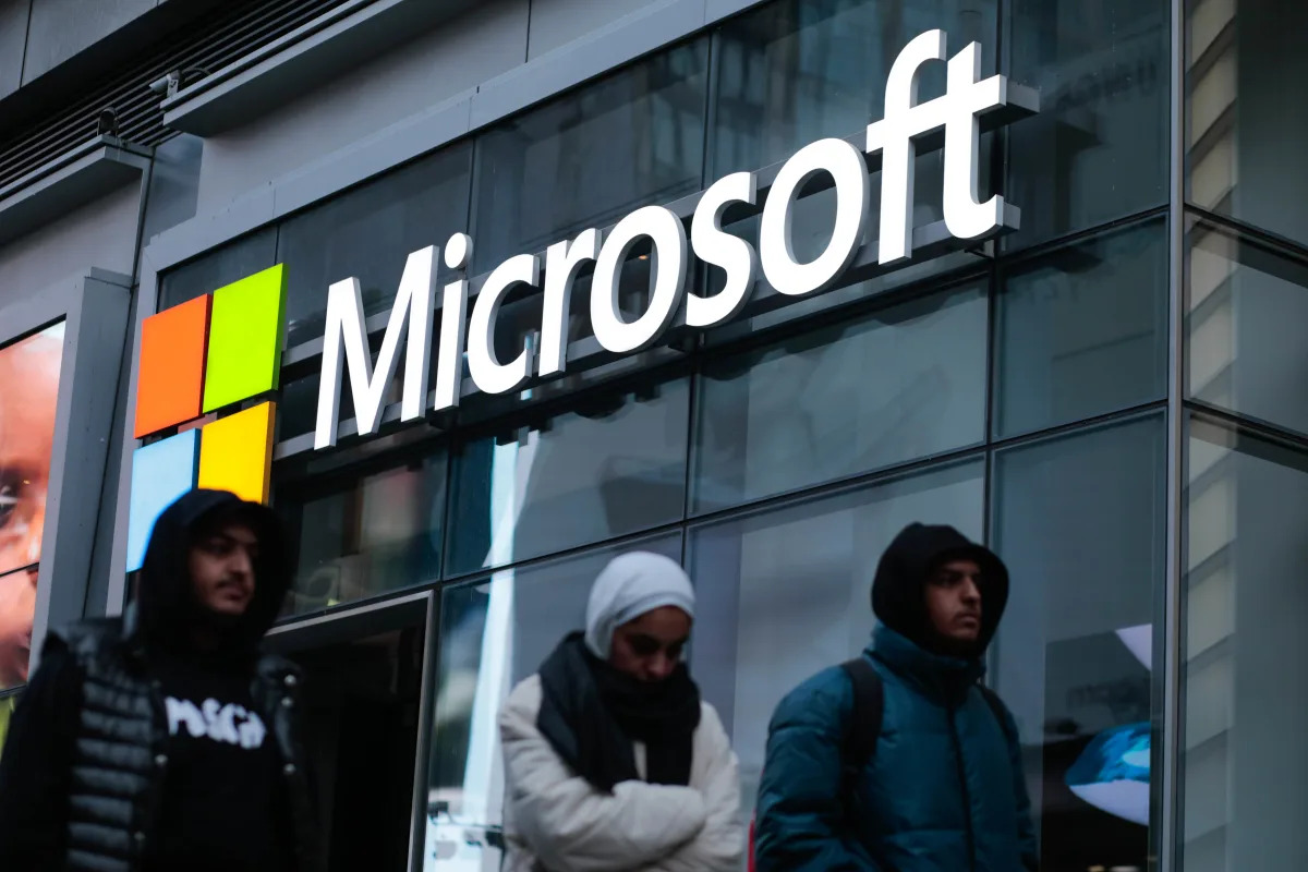 "Market Movers: Tech Earnings, JOLTS Data, and Trending Tickers to Watch"