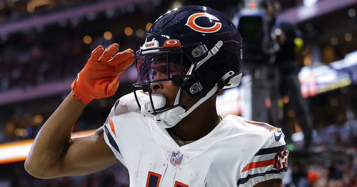 Featured image for "Falcons Secure Darnell Mooney with 3-Year, $39M Deal"