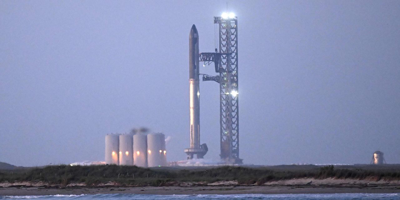 SpaceX Delays Starship Rocket Launch Due to Technical Issues.