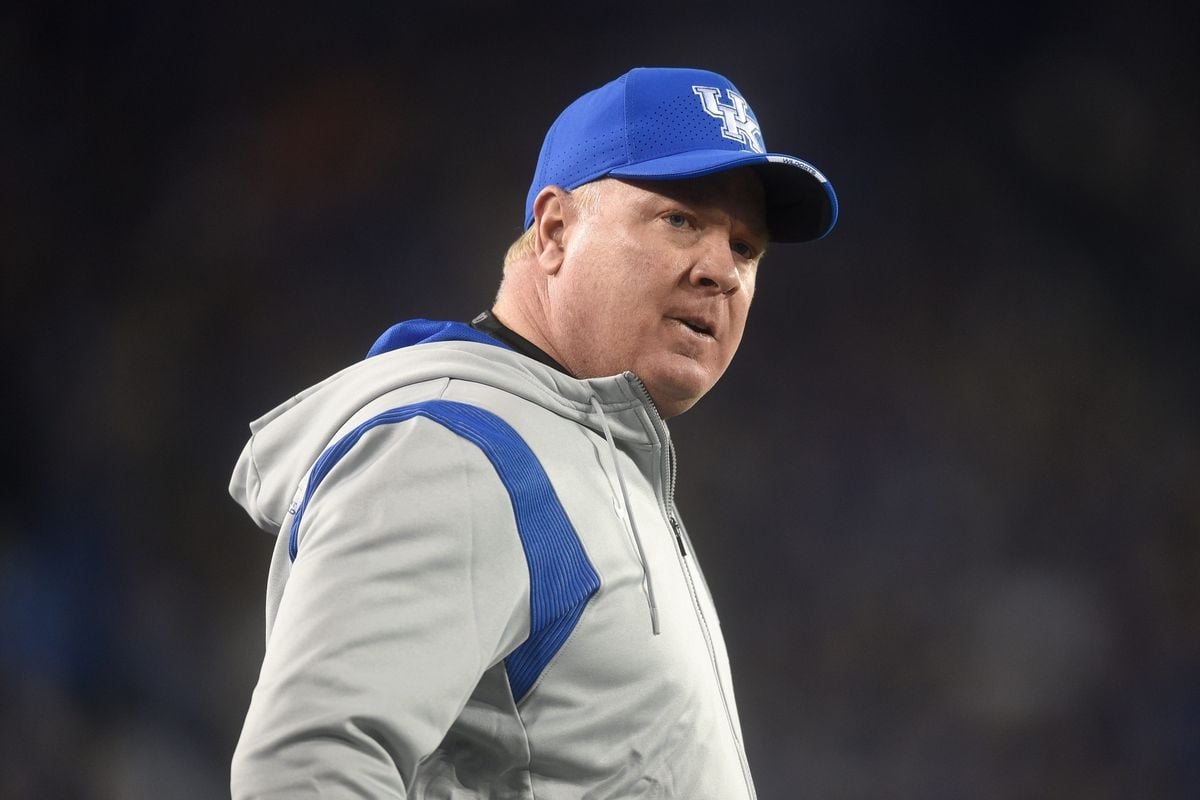 Featured image for Mark Stoops Ends Texas A&M Speculation, Commits to Kentucky
