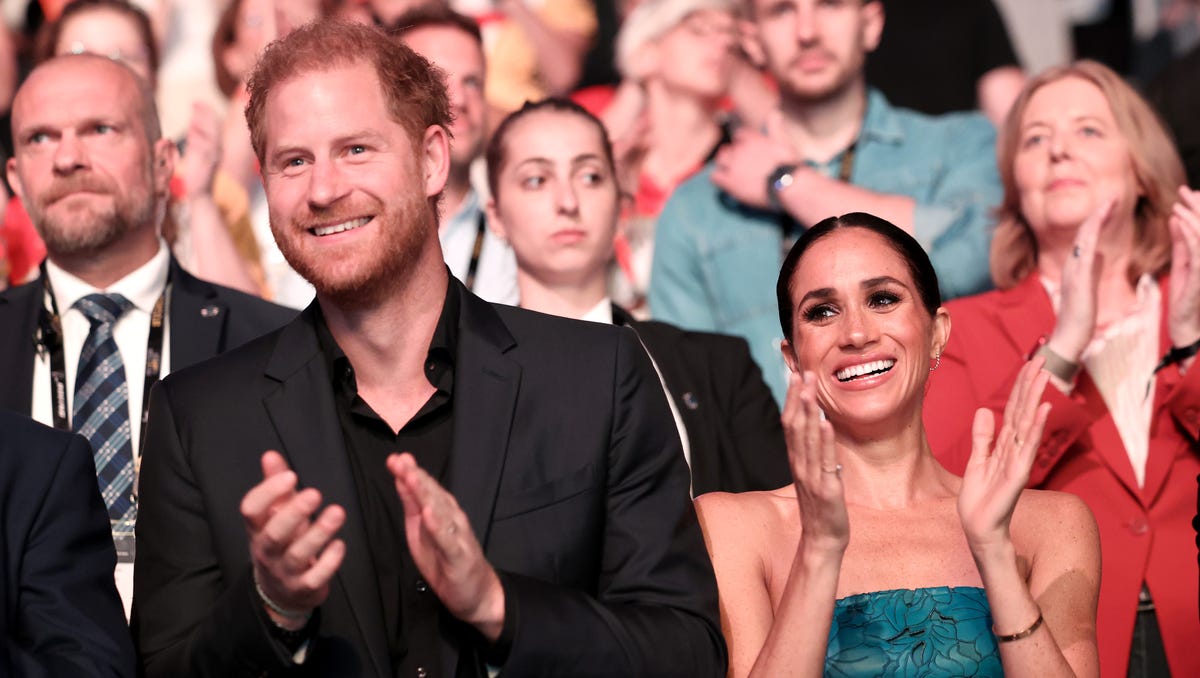 Featured image for "Prince Harry and Duchess Meghan's 2023 Holiday Card Revealed: A Virtual Christmas Greeting"