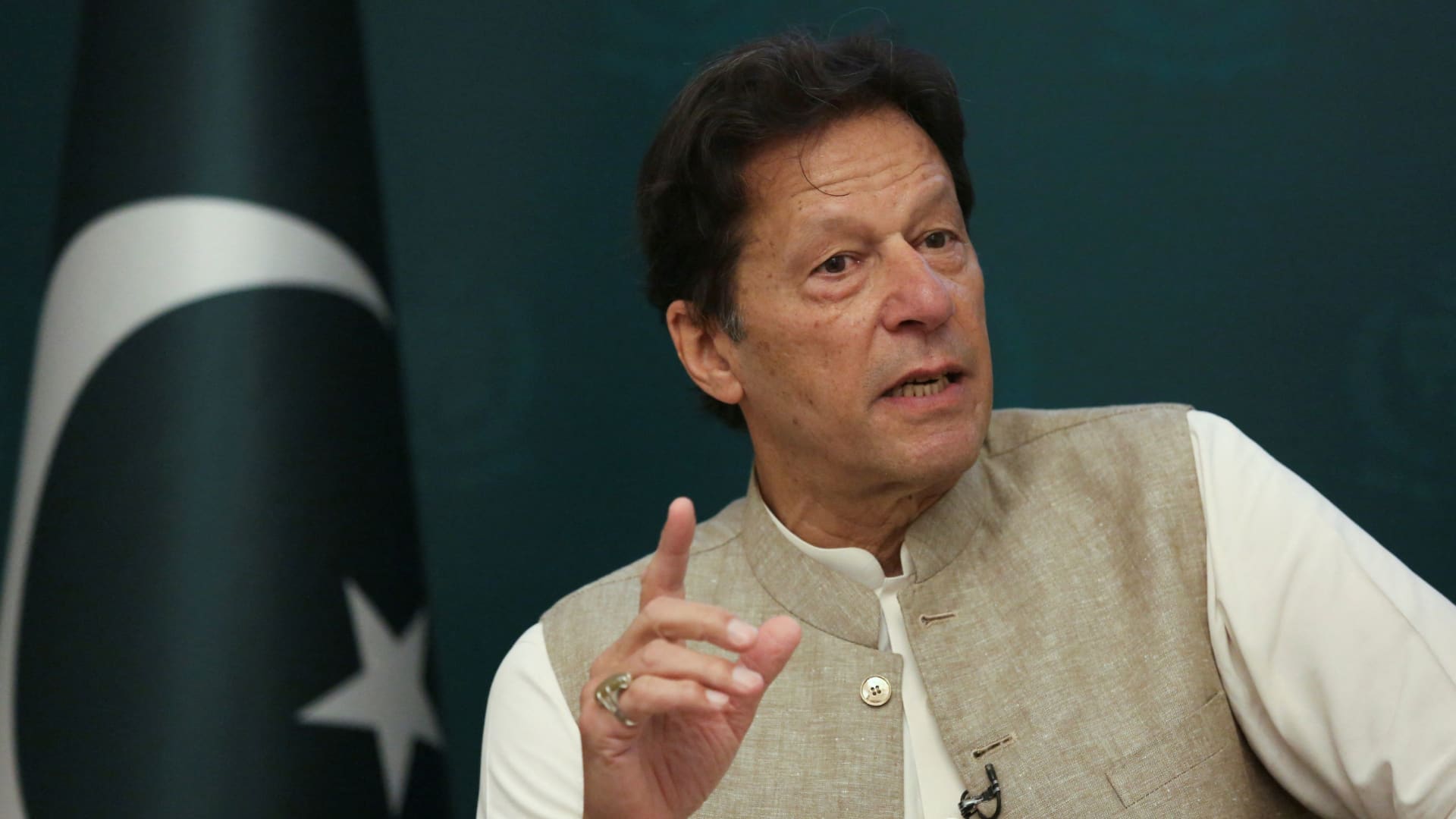 Imran Khan, former Pakistani Prime Minister, arrested for corruption.