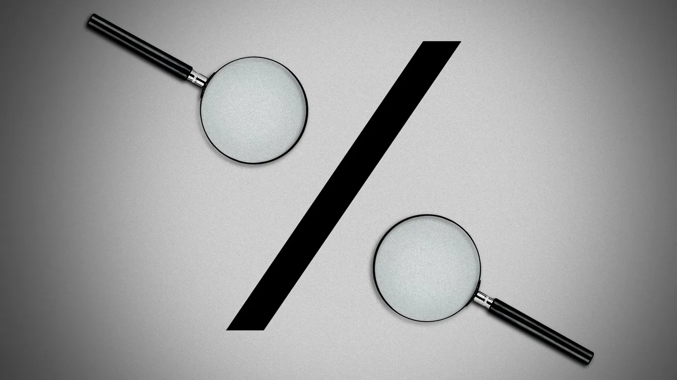 Fed officials debate rate cuts amid economic concerns and political pressure