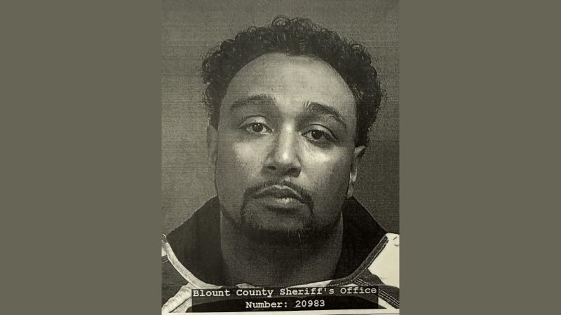 Featured image for Tennessee Manhunt: Deputy Killed, Another Injured