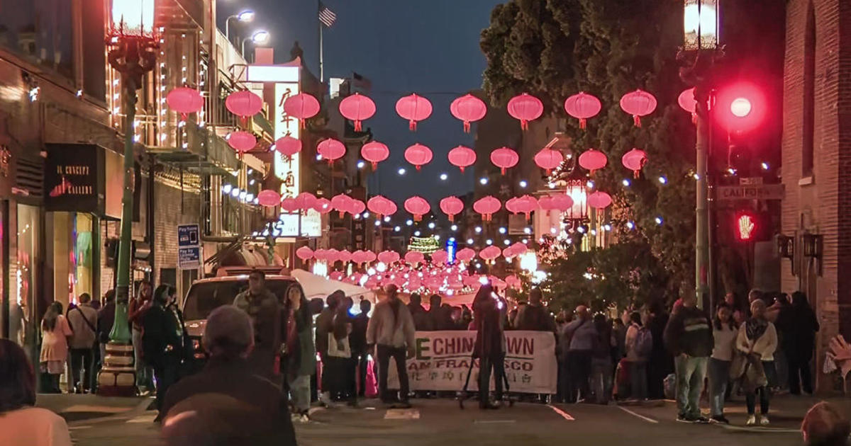 "Record-Breaking Crowds Flock to San Francisco Chinatown Night Market for APEC"