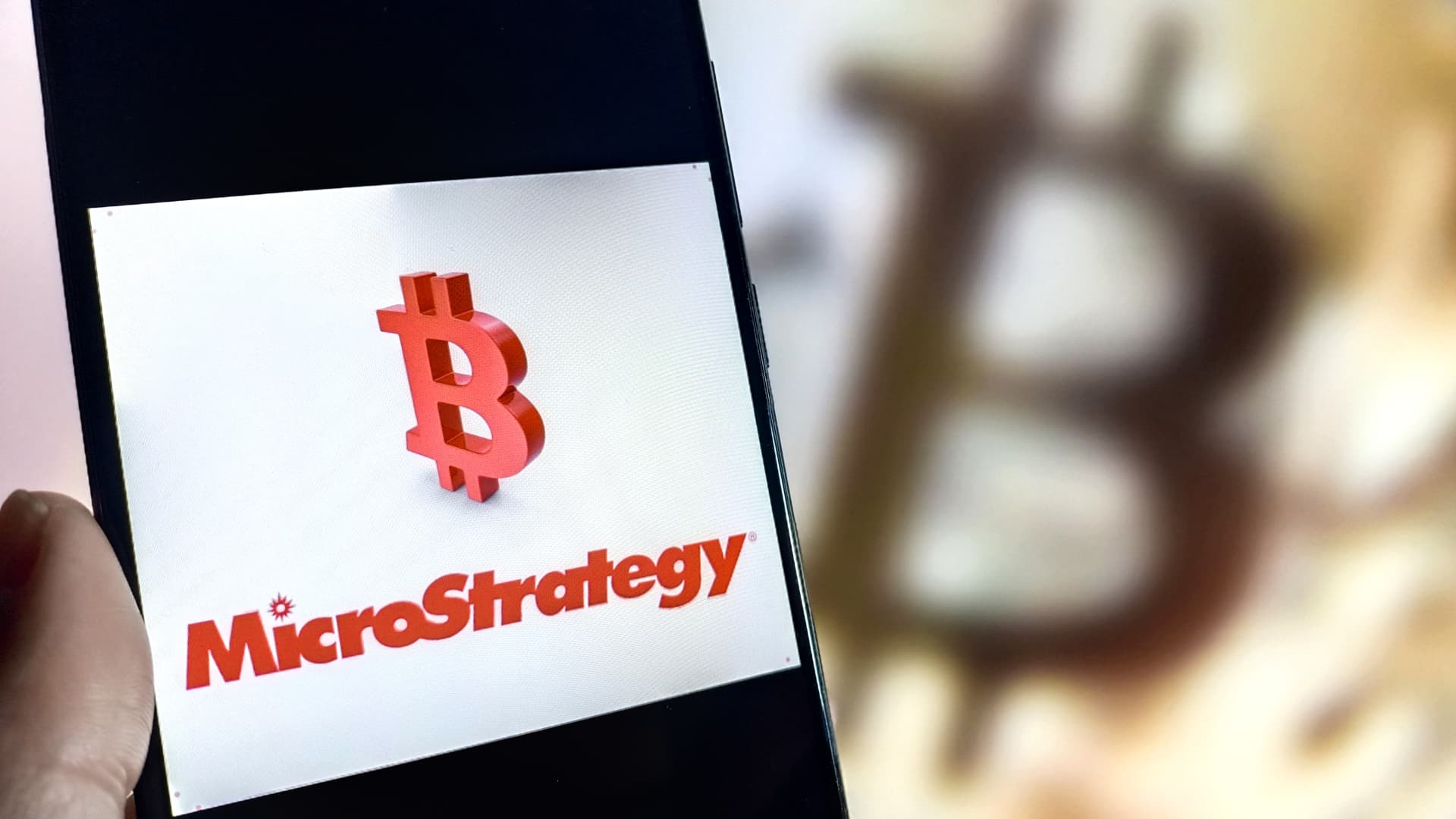 "JPMorgan: MicroStrategy's Leveraged Bitcoin Buys Fuel Crypto Froth"