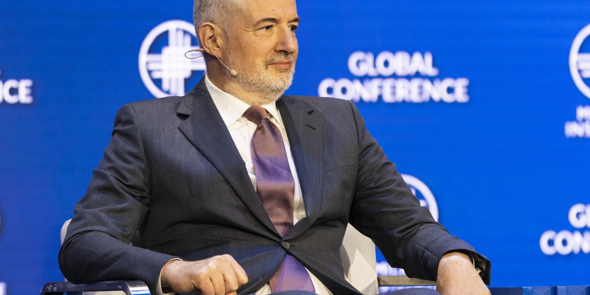 Featured image for Credit Suisse's Bond Write-Off Causes Major Losses for Investment Managers.