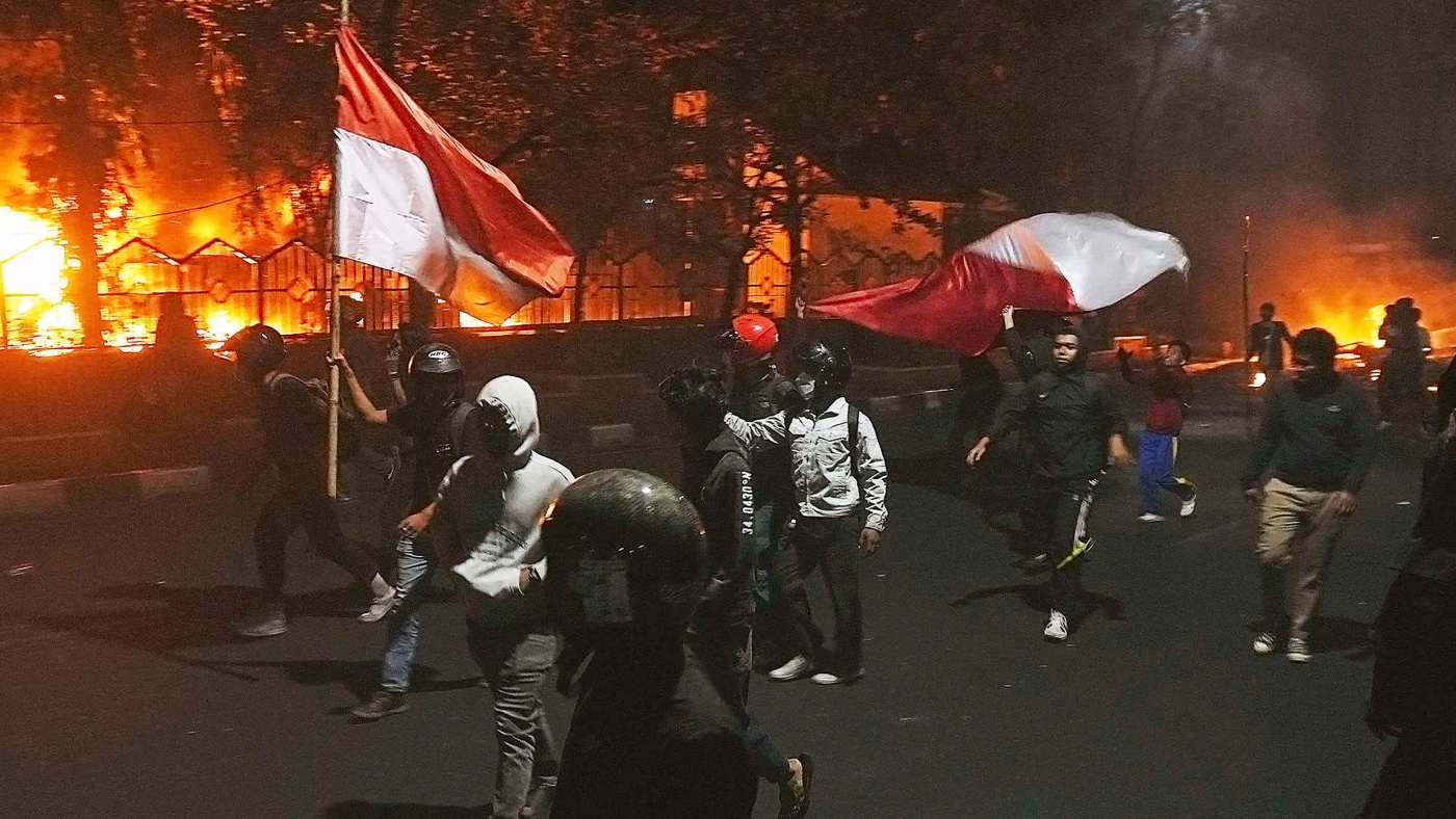 Featured image for Protests in Indonesia Turn Violent, Resulting in Three Deaths
