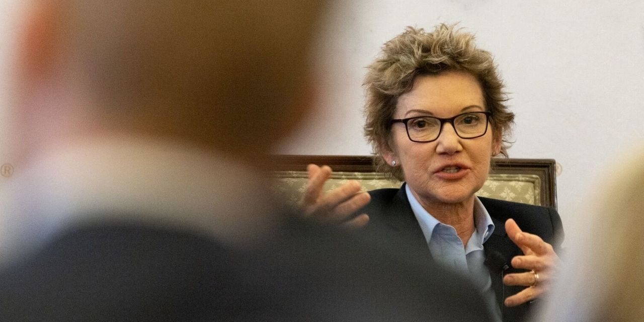 Fed Considers Rate Cuts in 2024 to Prevent Overtightening and Boost Economic Growth