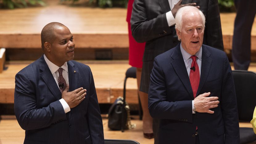 Featured image for Dallas Mayor Eric Johnson's Party Switch: Impact on His Political Career and American Cities