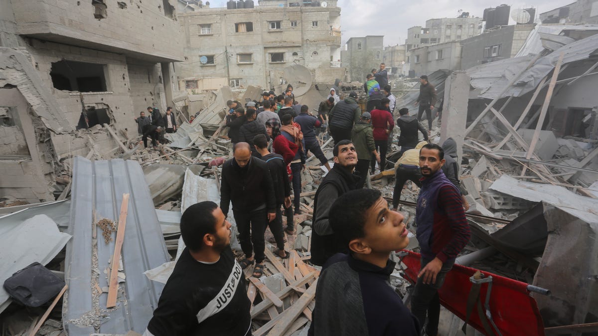 "Hamas Considers Recognizing Israel to End Gaza War"