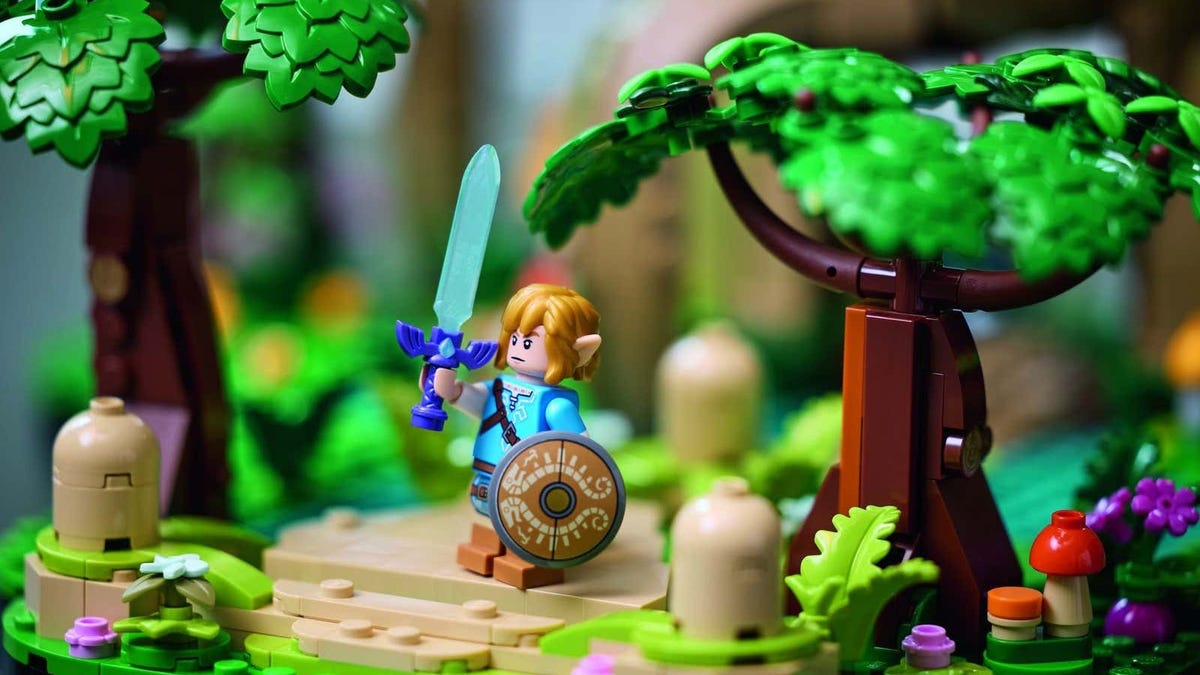 Featured image for Lego Unveils Stunning 2500-Piece Zelda Great Deku Tree Set