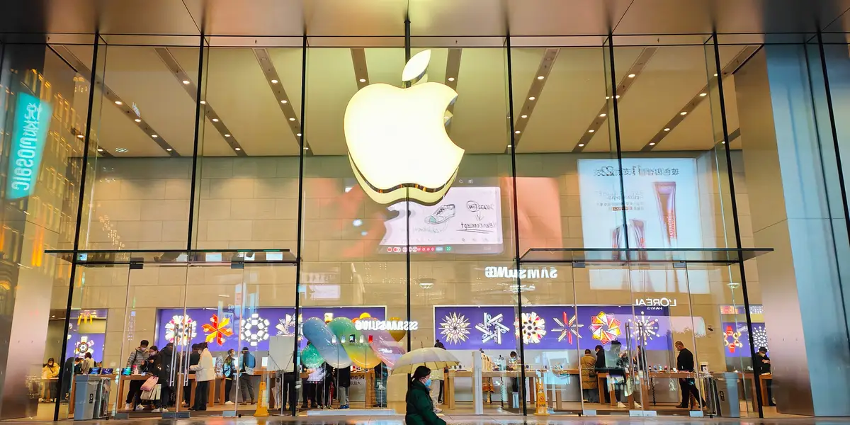 Ex-Apple employee sentenced to 3 years in prison and $33 million fine for $17 million fraud scheme.