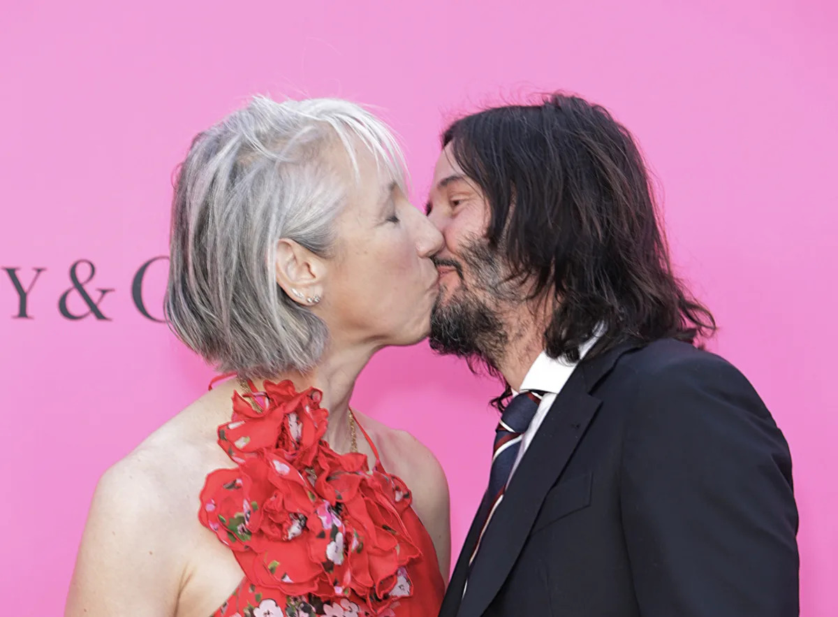 Keanu Reeves and Alexandra Grant's Red Carpet PDA