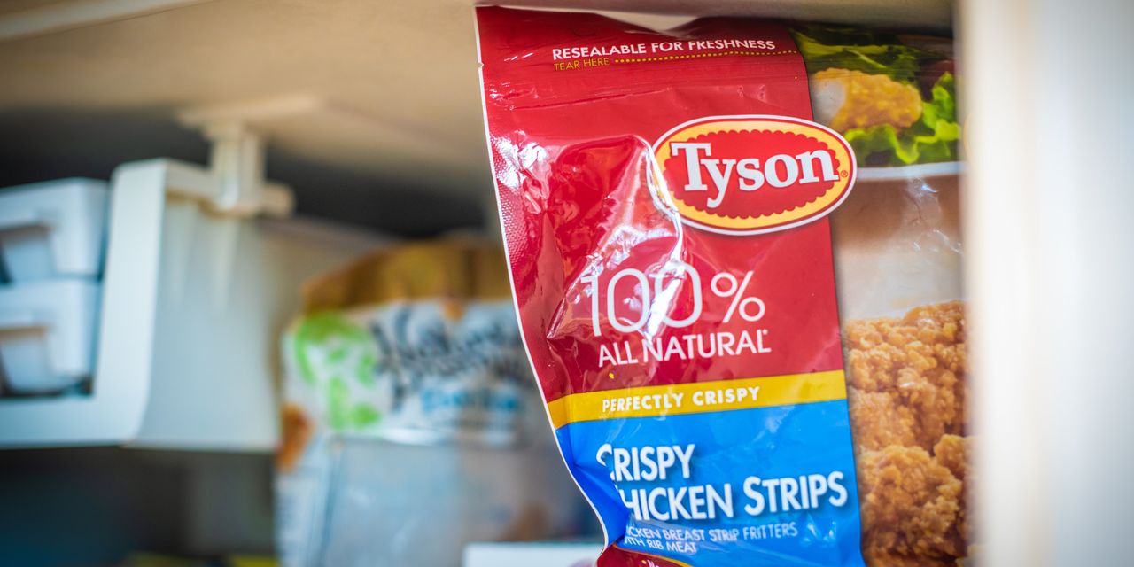 Featured image for Tyson Foods Reports Surprise Loss and Cuts Revenue Forecast Amid High Meat Costs.