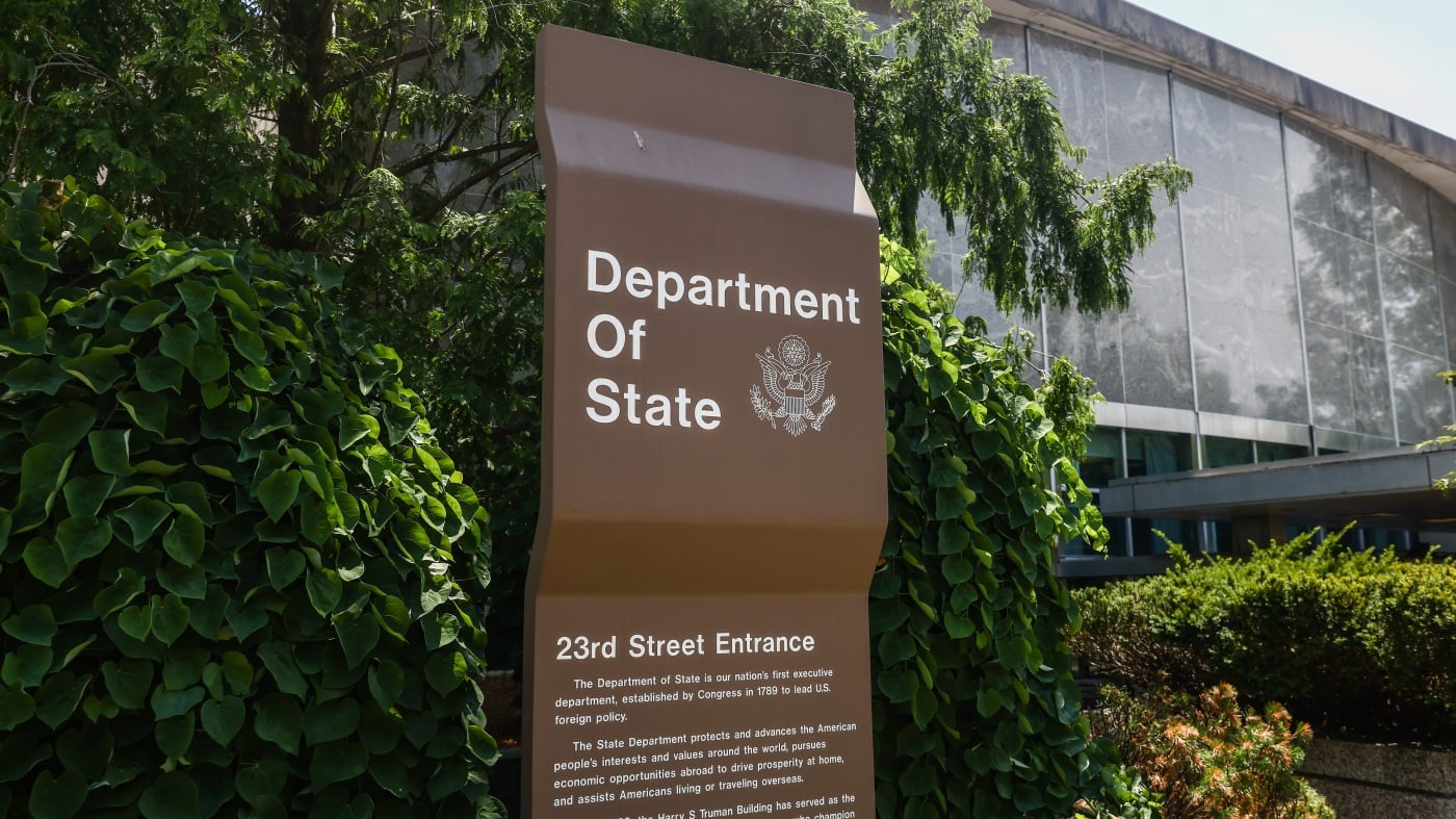 Featured image for State Department to Lay Off Over 1,300 Employees in Major Downsizing