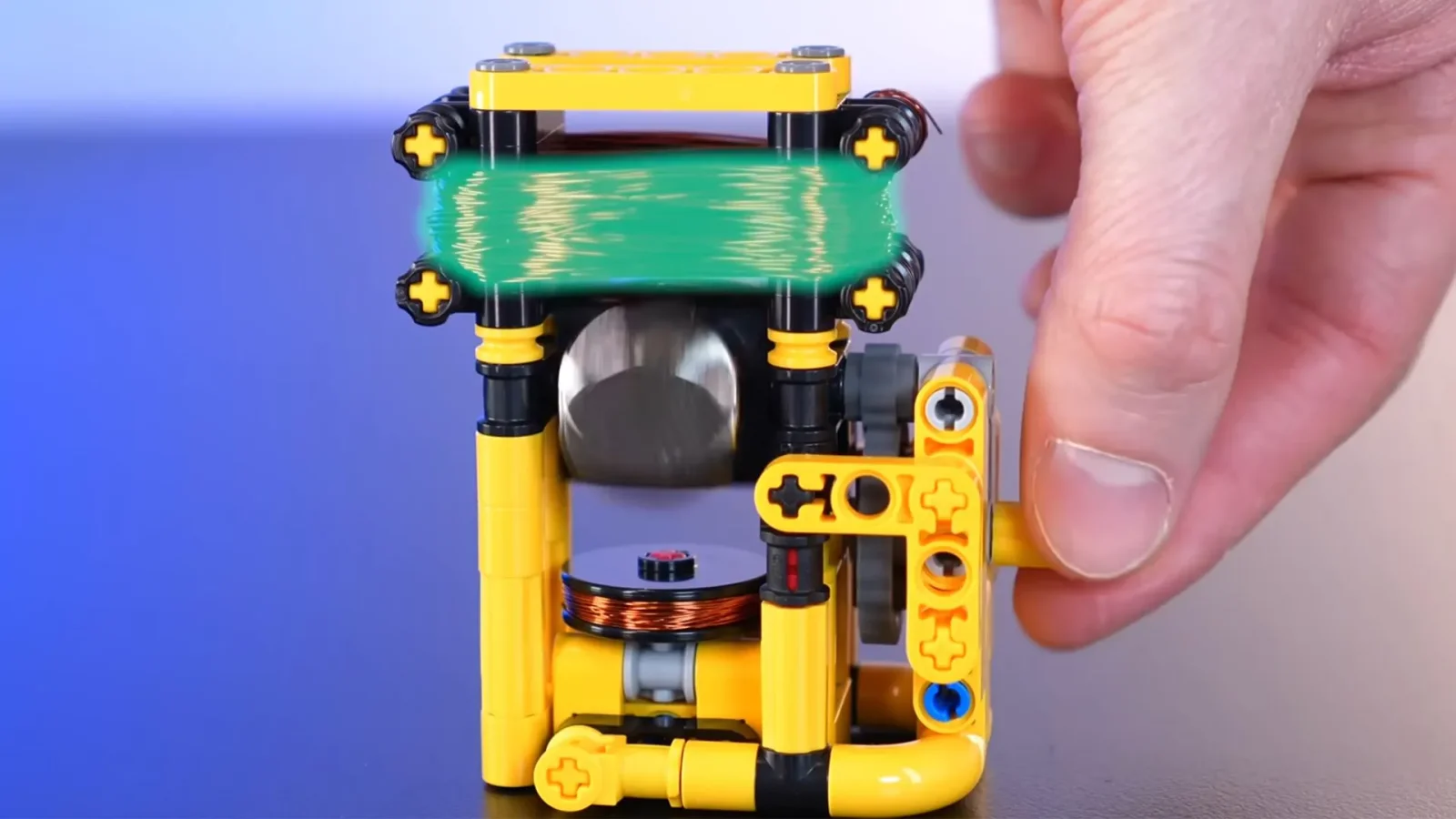 LEGO-powered motor reaches 4,000 RPM with minimalist parts