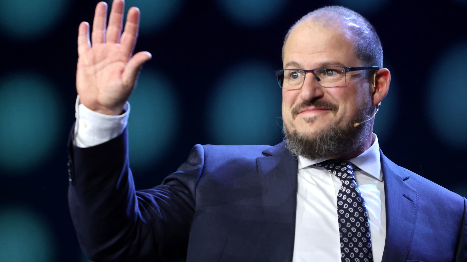 Featured image for "Qualcomm's Strong Earnings Signal Recovery in Smartphone and Automotive Markets"