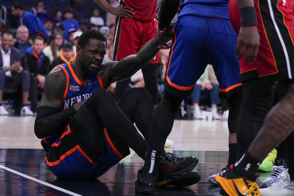 Featured image for "Strategies for Knicks Coping with Julius Randle's Absence"