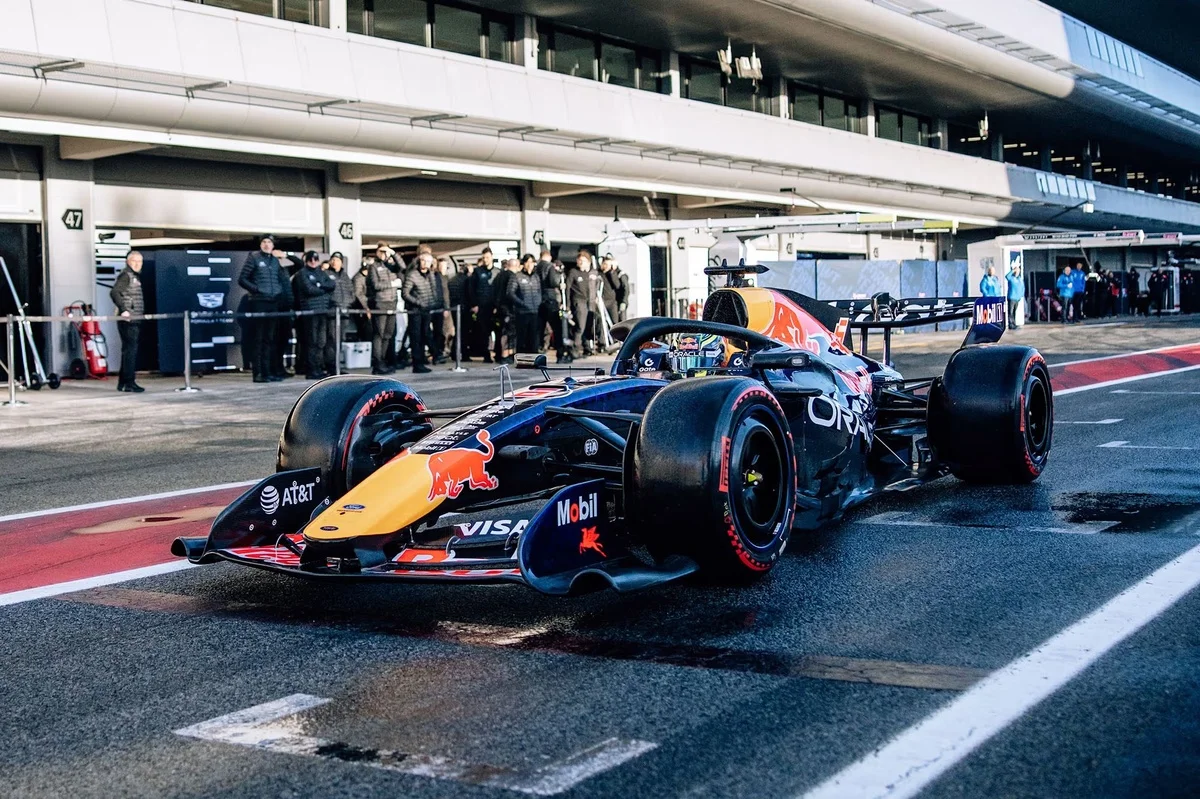 Hadjar crashes Red Bull's RB22 during Barcelona F1 pre-season test