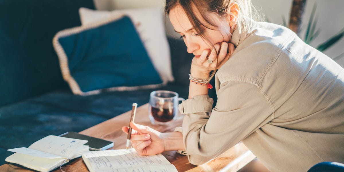 Generational Divide: Financial Planning and Independence for Boomers, Gen X, Millennials, and Gen Z.