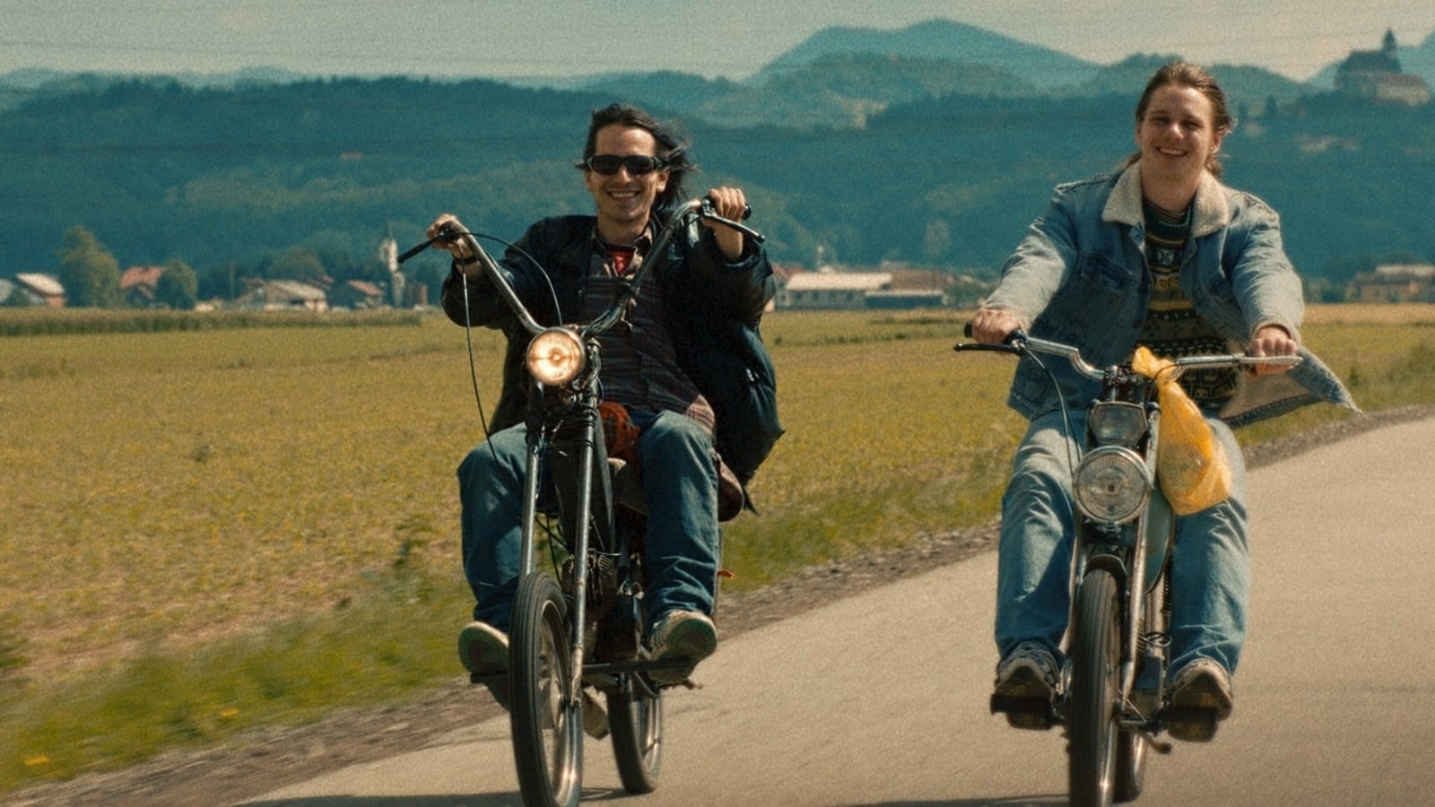 Astrological Insights: Love and Destiny in December 11-17, 2023