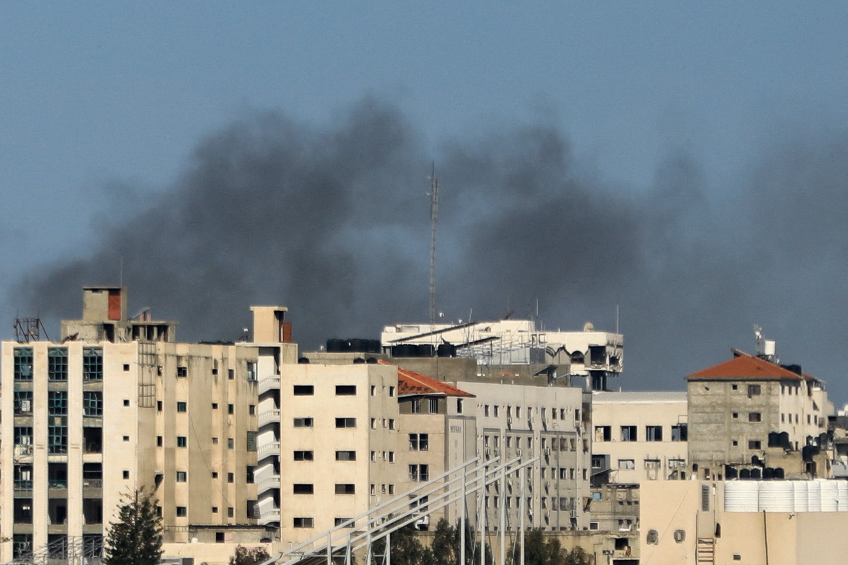 Featured image for Israeli Forces Destroy al-Shifa Surgical Building and Order Evacuation