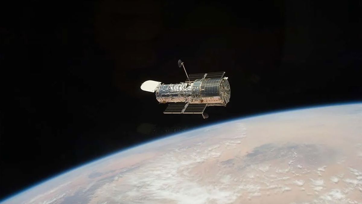 Featured image for Hubble Space Telescope's Science Missions Paused as Technical Issues Persist