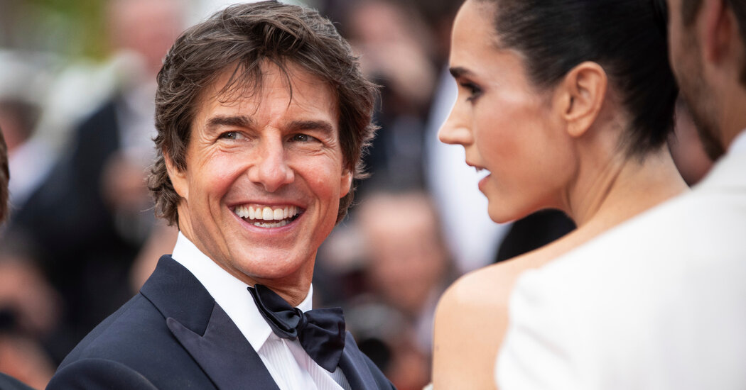 Featured image for Tom Cruise and Dolly Parton to Receive Honorary Oscars