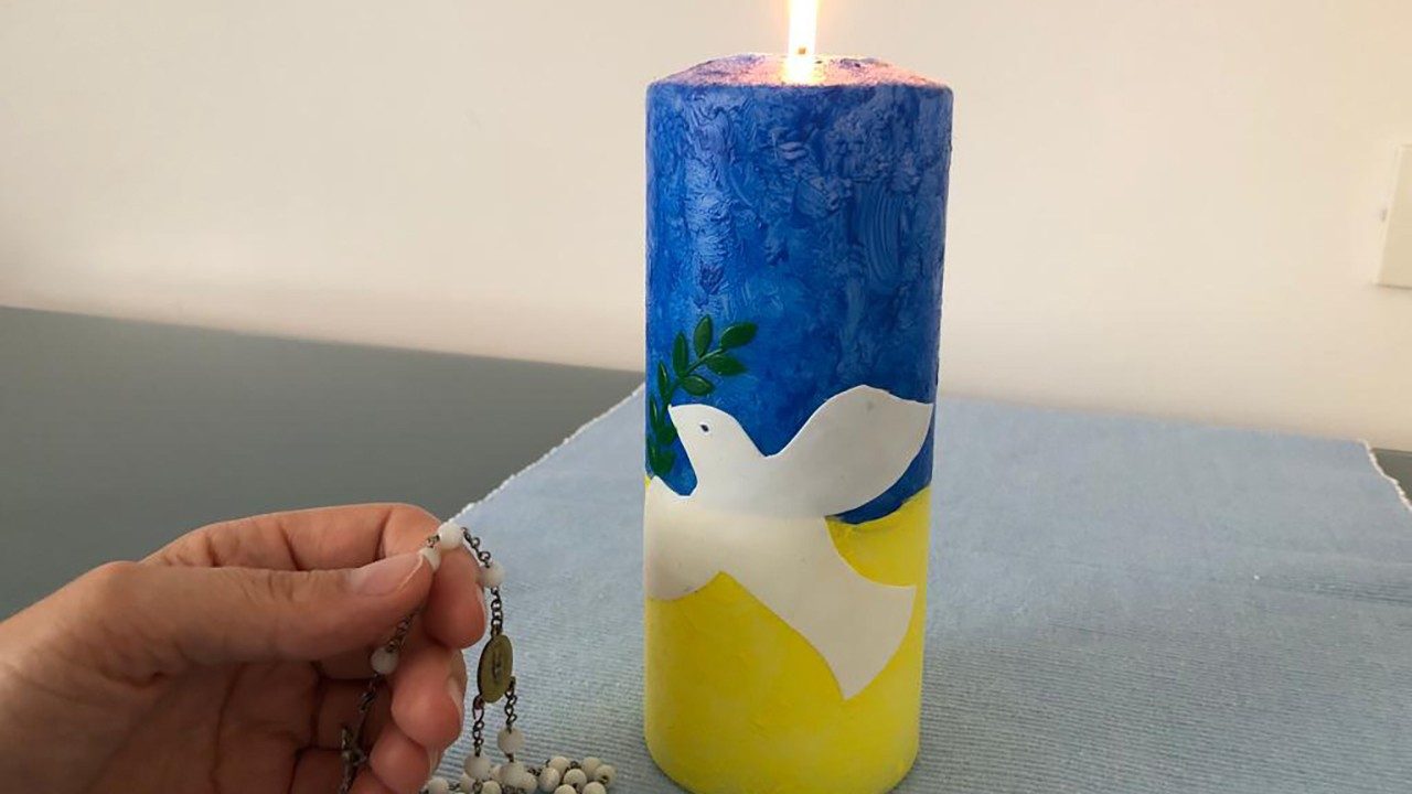"Pope Francis seeks peace through prayers to Mary, Assumed into Heaven, in war-torn regions"