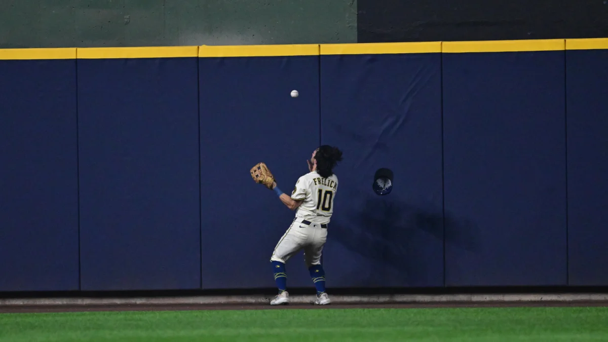 Featured image for Brewers' Spectacular Double Play and Snell's Pitching Shine in NLCS Game 1