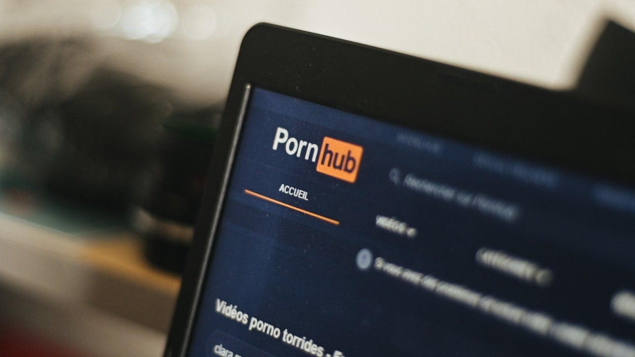 Featured image for Texas Attorney General Sues PornHub Parent Company Over Age Verification Failure