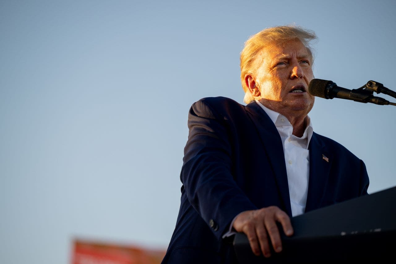 Trump to face arraignment without handcuffs in New York court.