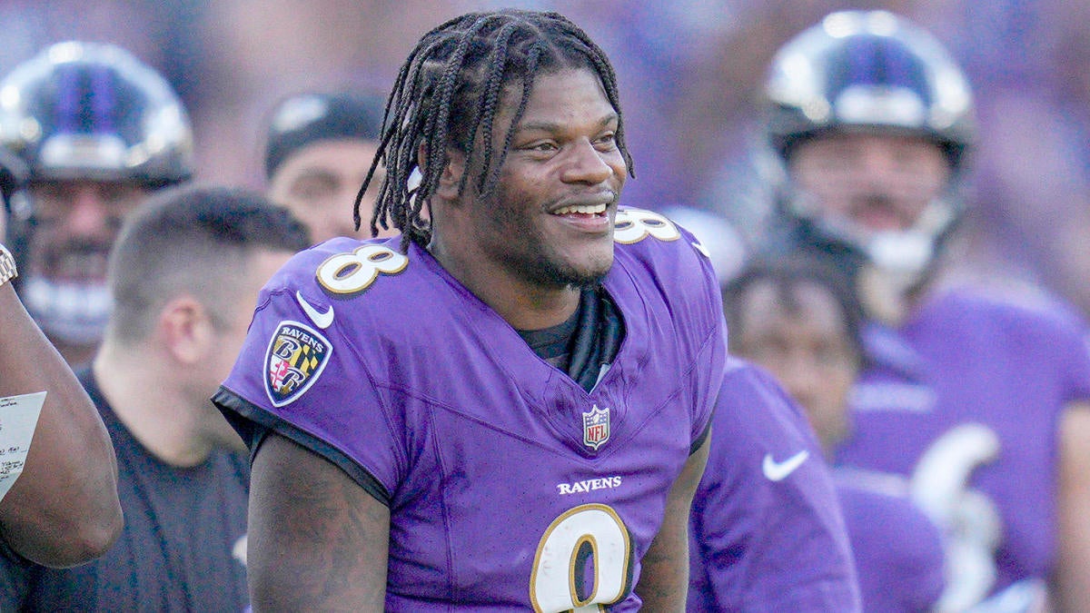 Featured image for "2023 NFL Midseason Awards: Lamar Jackson Dominates MVP Race as Tyreek Hill Pursues Record Numbers"