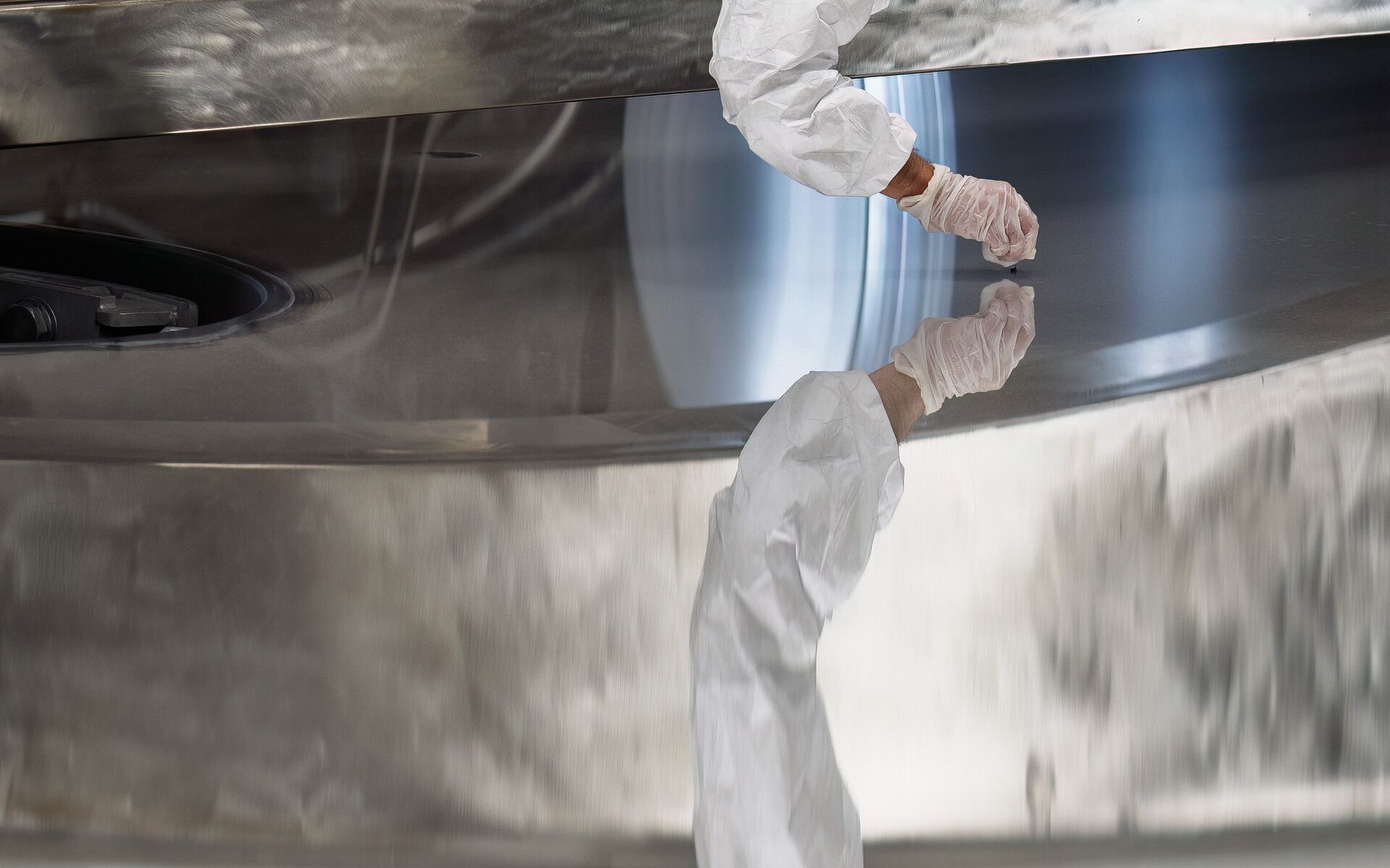 Featured image for Perfecting a Telescope Mirror: Photo of the Day, Oct. 6, 2025