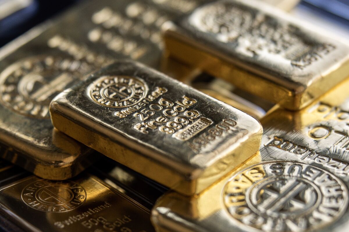 Featured image for Gold Hits New All-Time High Amid Rate-Cut Bets and Global Uncertainty
