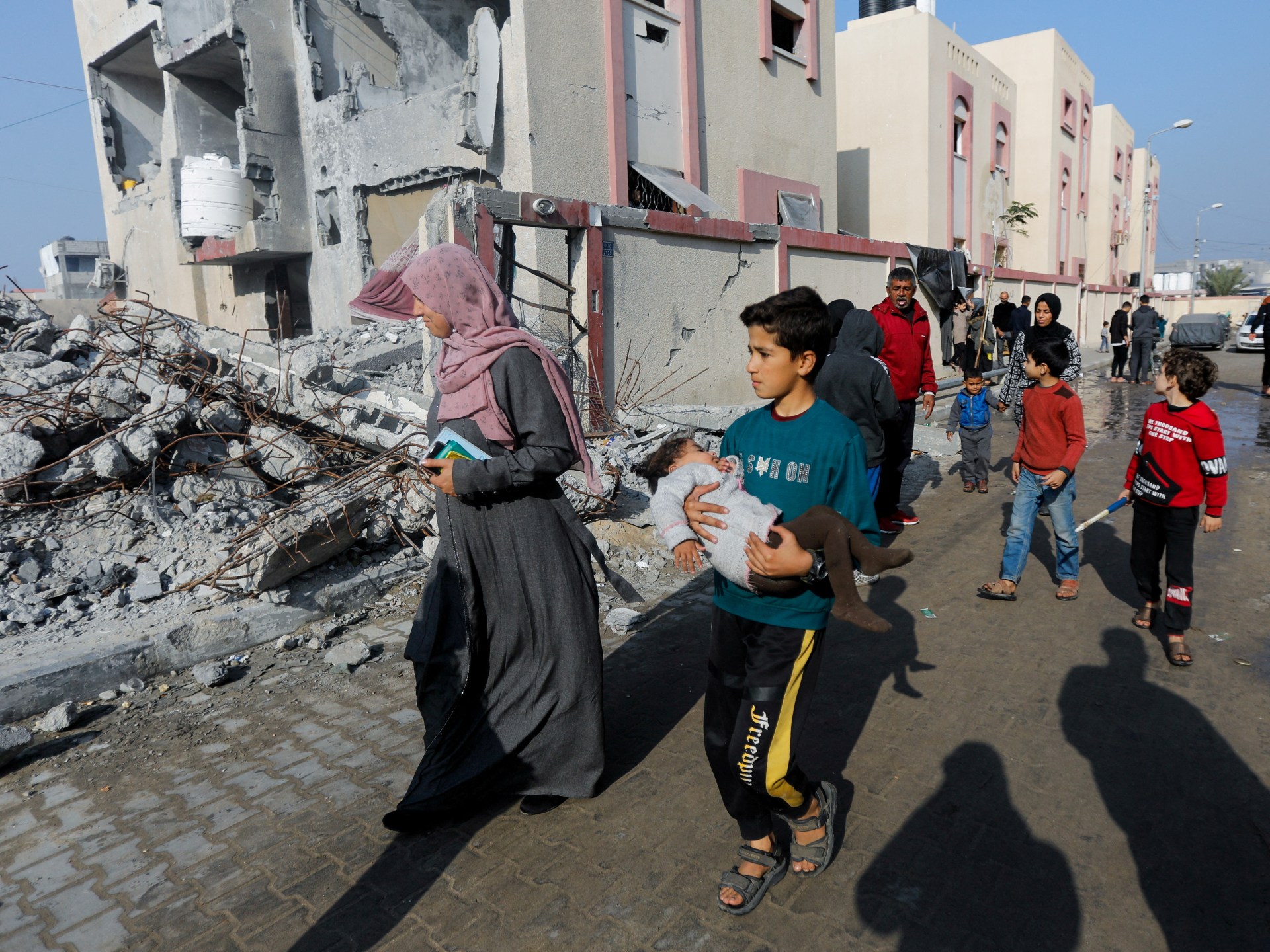 "Challenges Persist in Reaching Gaza Ceasefire Deal, Despite Mixed Signals and Urgent Calls"