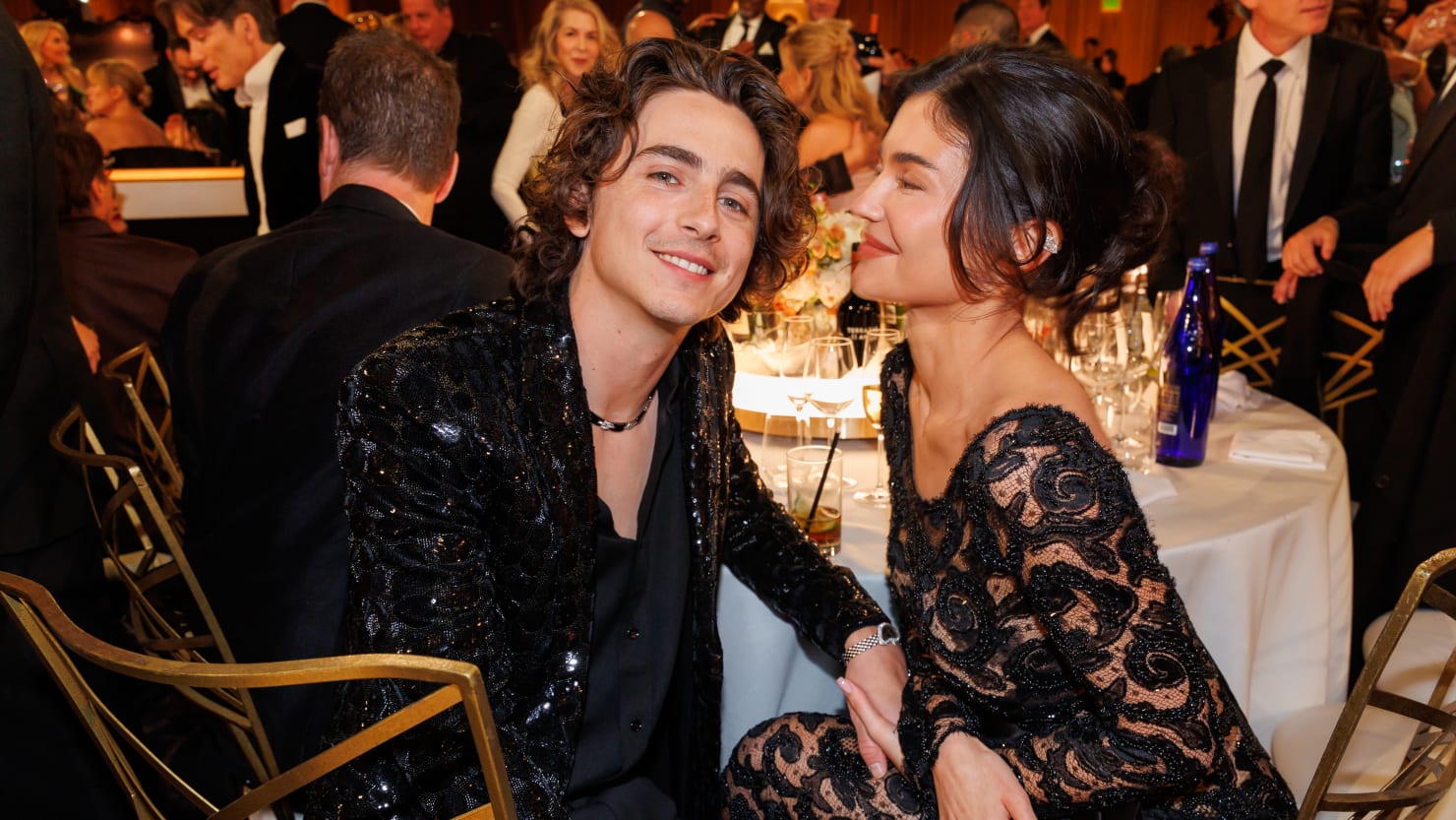 "Unraveling the Truth Behind Selena Gomez's Viral Golden Globes Moment with Timothée Chalamet and Kylie Jenner"