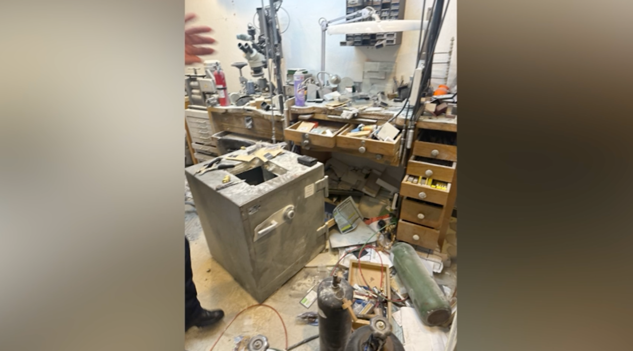 Featured image for $800K Heist: Thieves Drill Through Safes in Glendora Jewelry Store