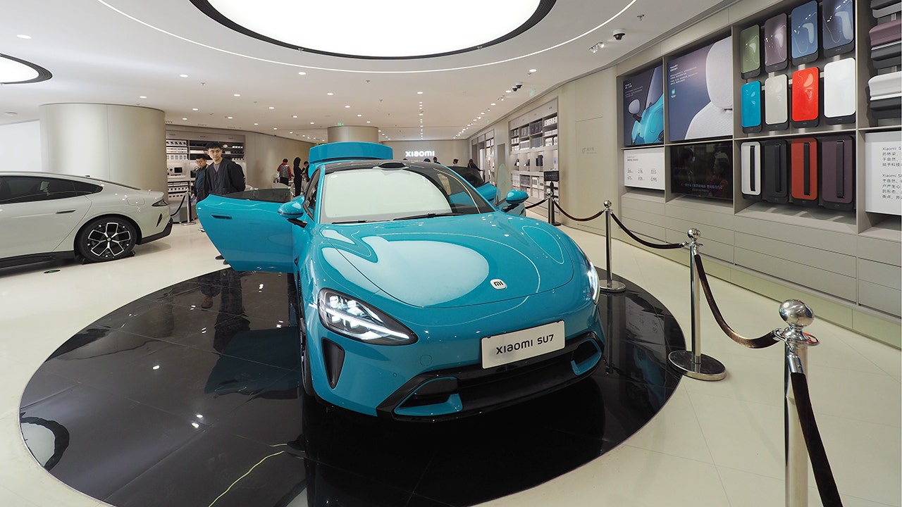 Featured image for "Xiaomi's SU7 EV: High Demand Leads to Lengthy Wait Times for Buyers"