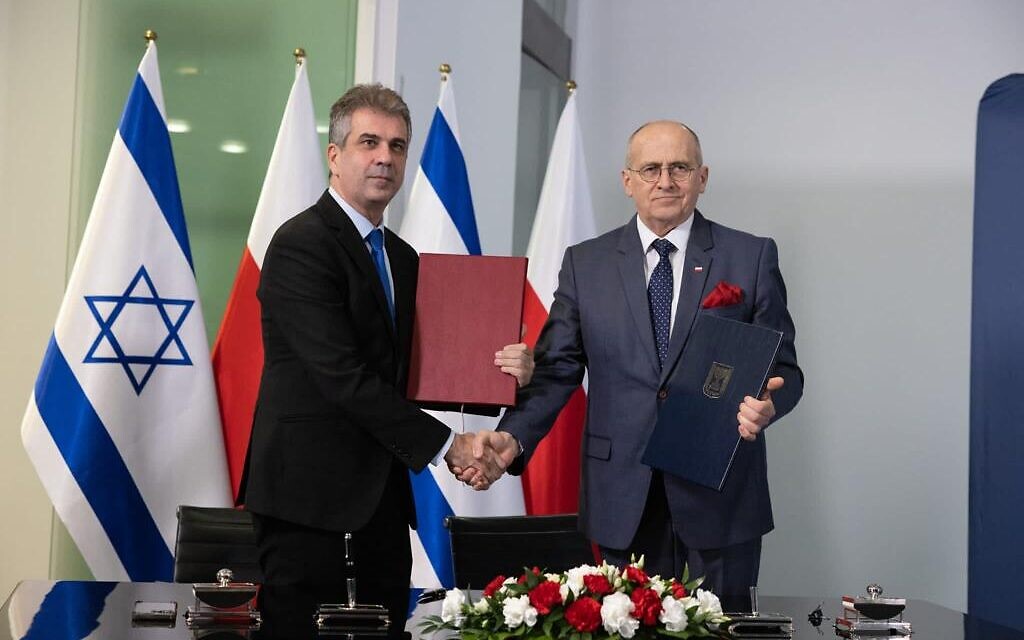 Israeli and Polish Foreign Ministers Sign Deal to Restore Diplomatic Relations.