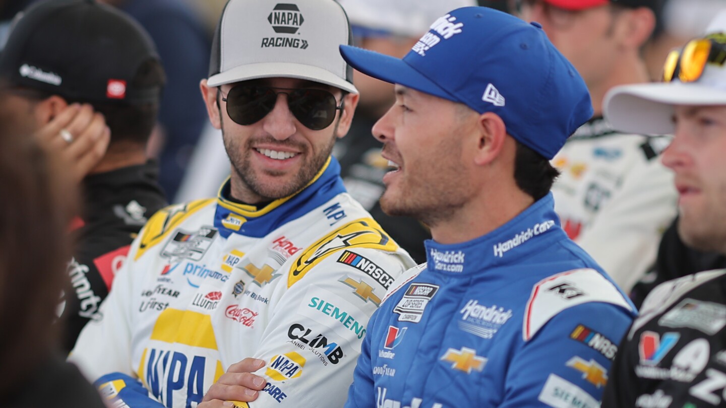 Featured image for Daytona NASCAR Race: Playoff Hopes, Weather, and Fan Frenzy