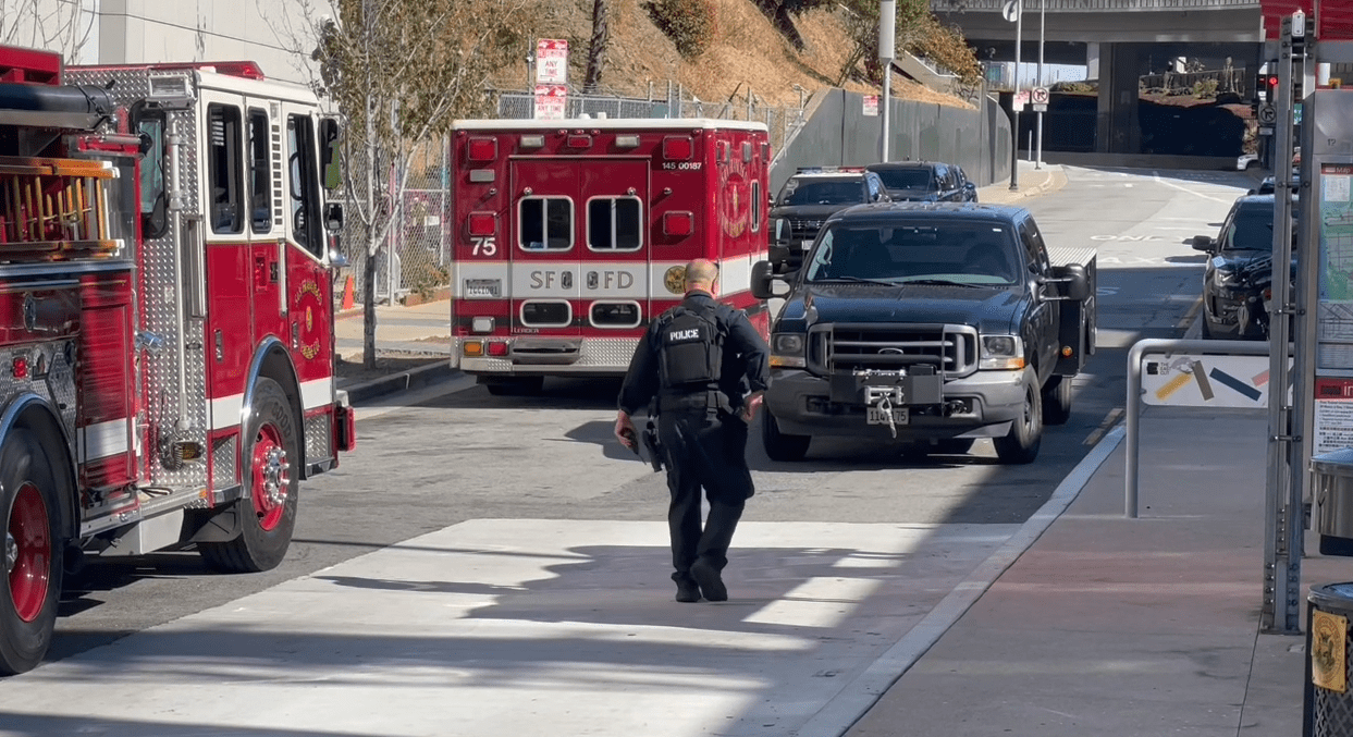 Featured image for Armed Female Suspect Barricades in SoMa, SFPD Responds