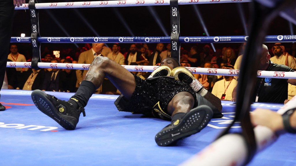 Featured image for Zhilei Zhang Knocks Out Deontay Wilder in Queensberry vs. Matchroom Showdown
