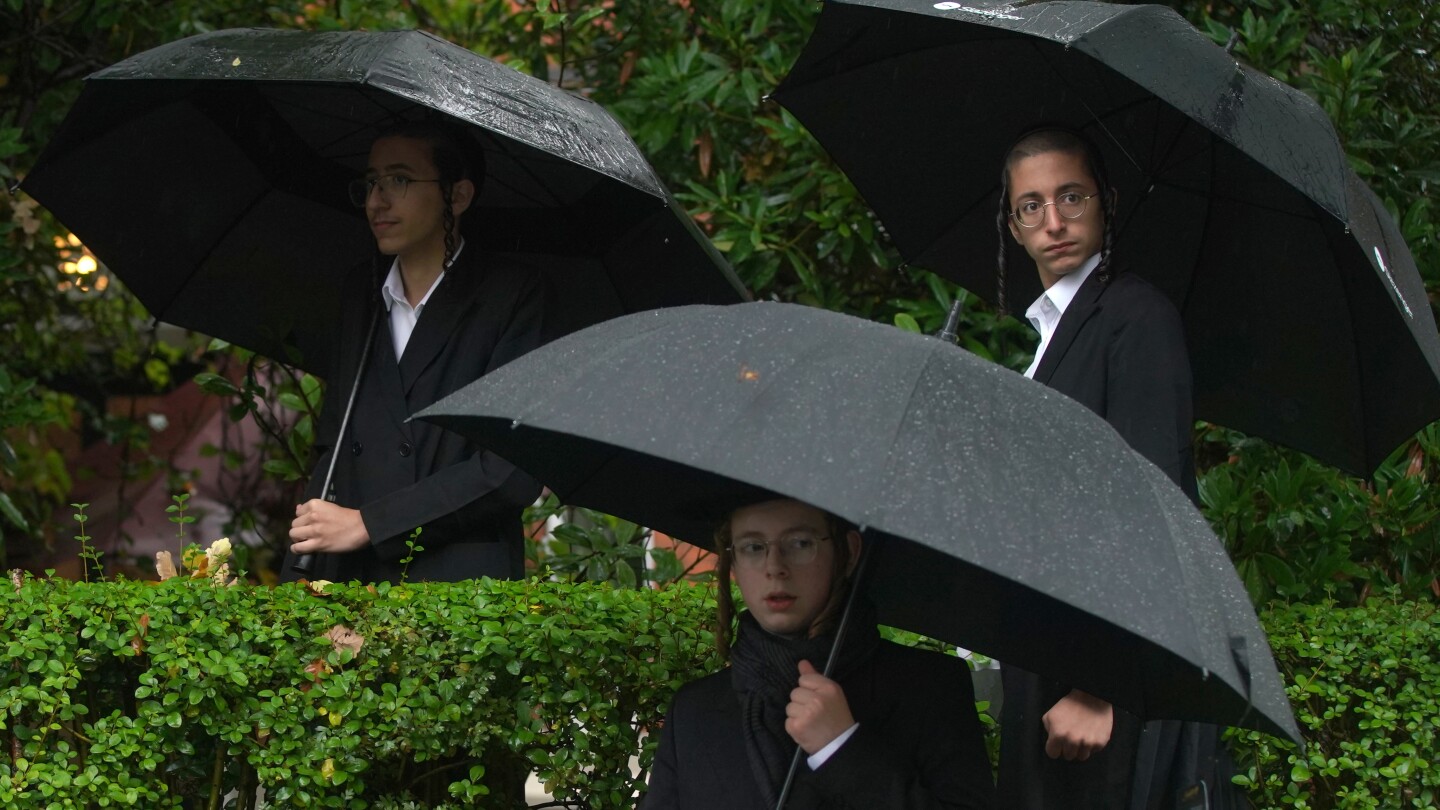 Featured image for Manchester Jewish Community Faces Rising Threats and Safety Concerns