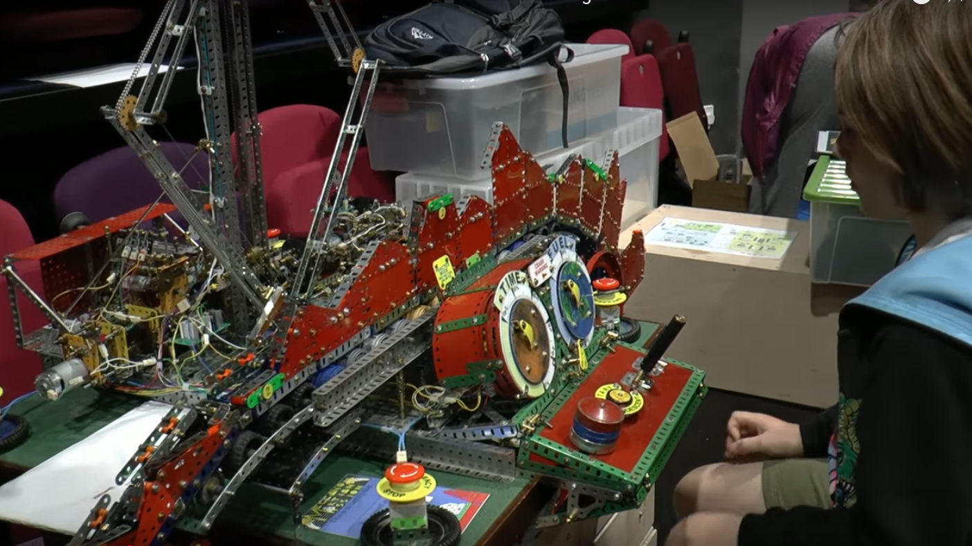 Featured image for Electromechanical Atari: A Steampunk Meccano Marvel