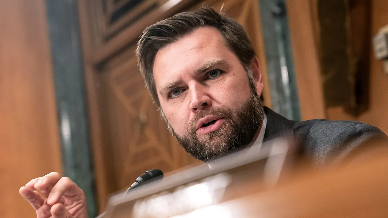 "Sen. Vance slams Biden's 'disgusting' use of Israel's fight against Hamas to push for more Ukraine aid"