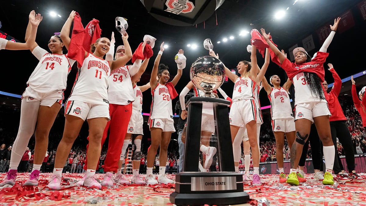 "Caitlin Clark's Final Regular Season Game: Iowa vs. Ohio State Basketball Live Updates"