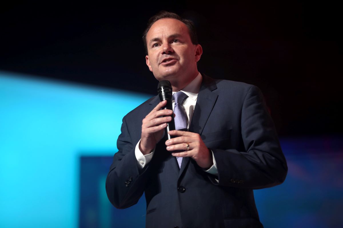 Republican Senators' Divergent Votes on Ukraine and Israel Aid Reflect Party Divide